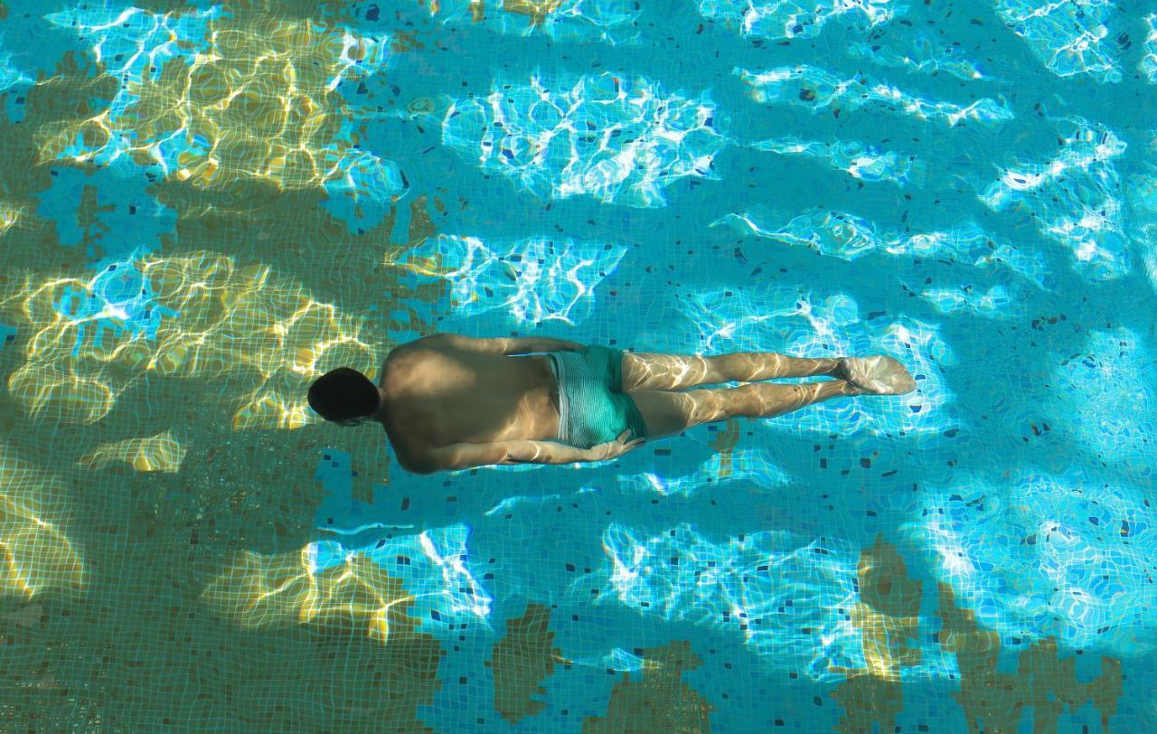 The View Bouznika Hotell Eksteriør bilde A swimmer in a pool